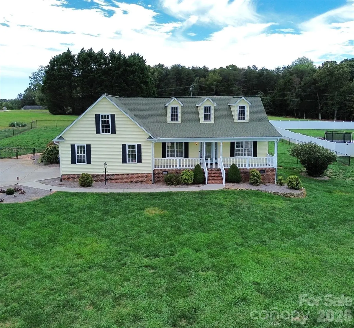 2221 Carriage Lane, Lincolnton, NC 28092 - #1