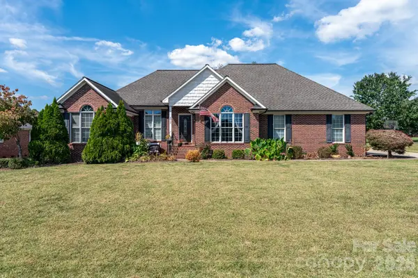 2915 Woodfield Lane, Lincolnton, NC 28092