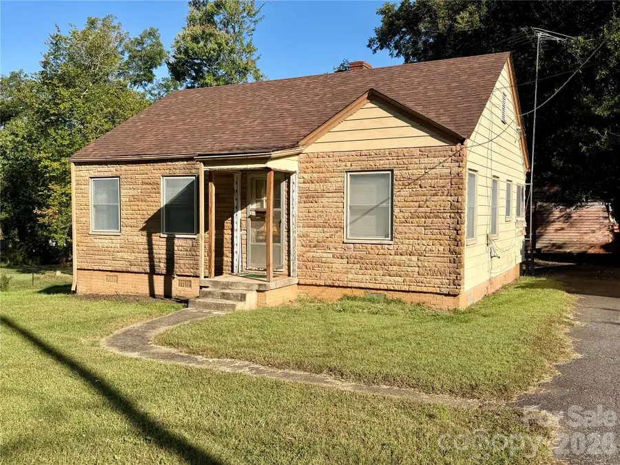 216 W 9th Street, Newton, NC 28658 - #2