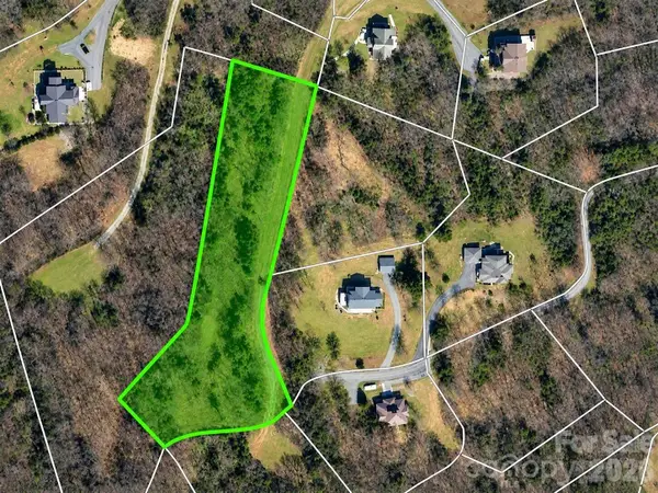 129 Mount Soma Boulevard, Clyde, NC 28721