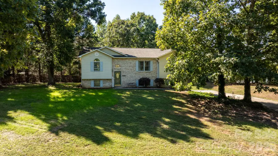 3261 Washington Way, Hudson, NC 28638 - #2