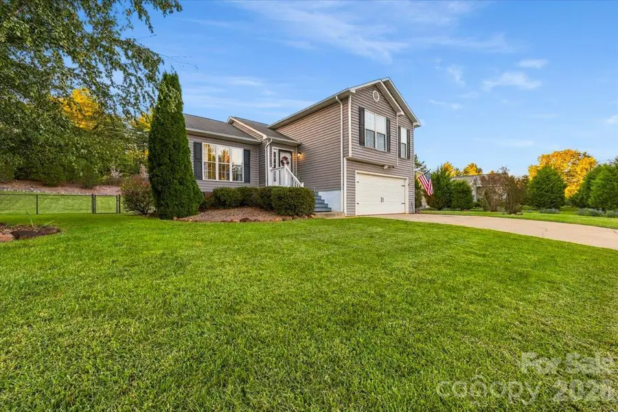 106 S River Glen Drive, Morganton, NC 28655 - #2