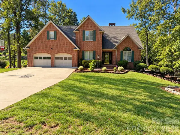4943 Elmhurst Drive Ne, Hickory, NC 28601