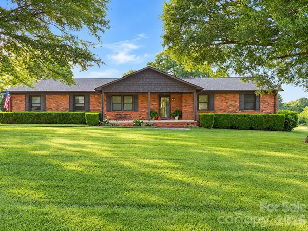 117 Oak Hill Lane, Statesville, NC 28625