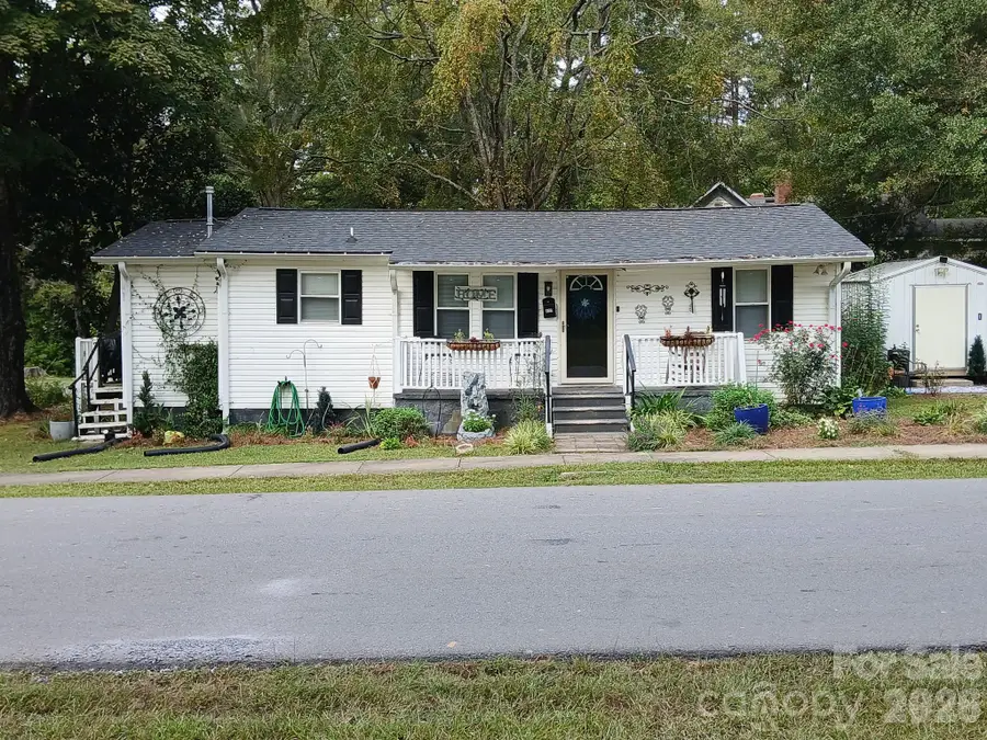 115 S Davis Street, Dallas, NC 28034 - #2