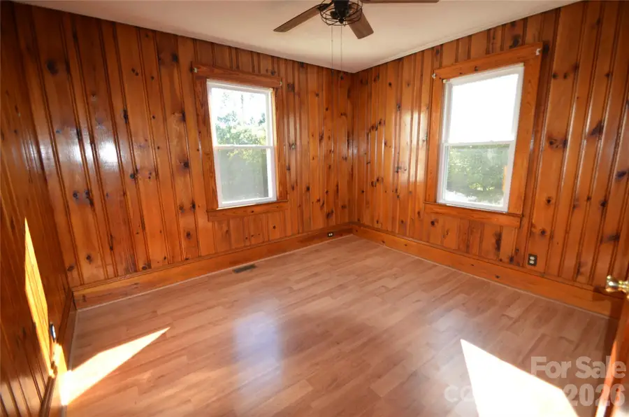 813 Powell Avenue Sw, Valdese, NC 28690 - #2