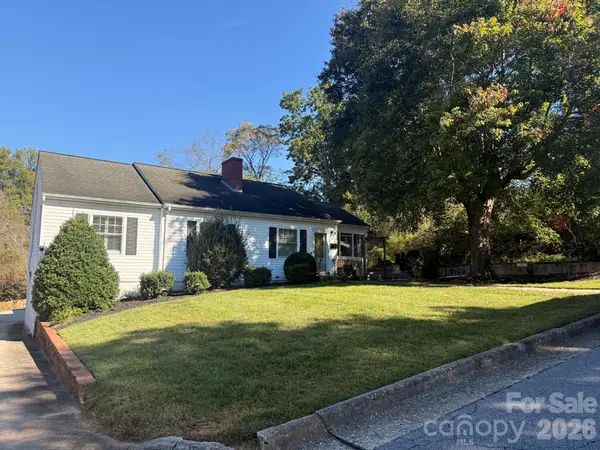1008 Grove Avenue Sw, Lenoir, NC 28645