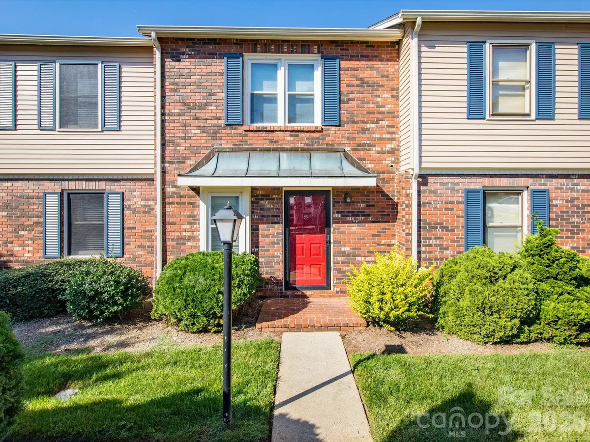 2705 N Center Street, Hickory, NC 28601 - #1
