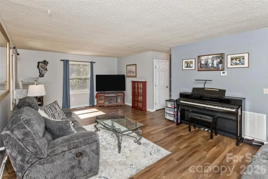 2911 Middleton Place #32, Hendersonville, NC 28791 - #3