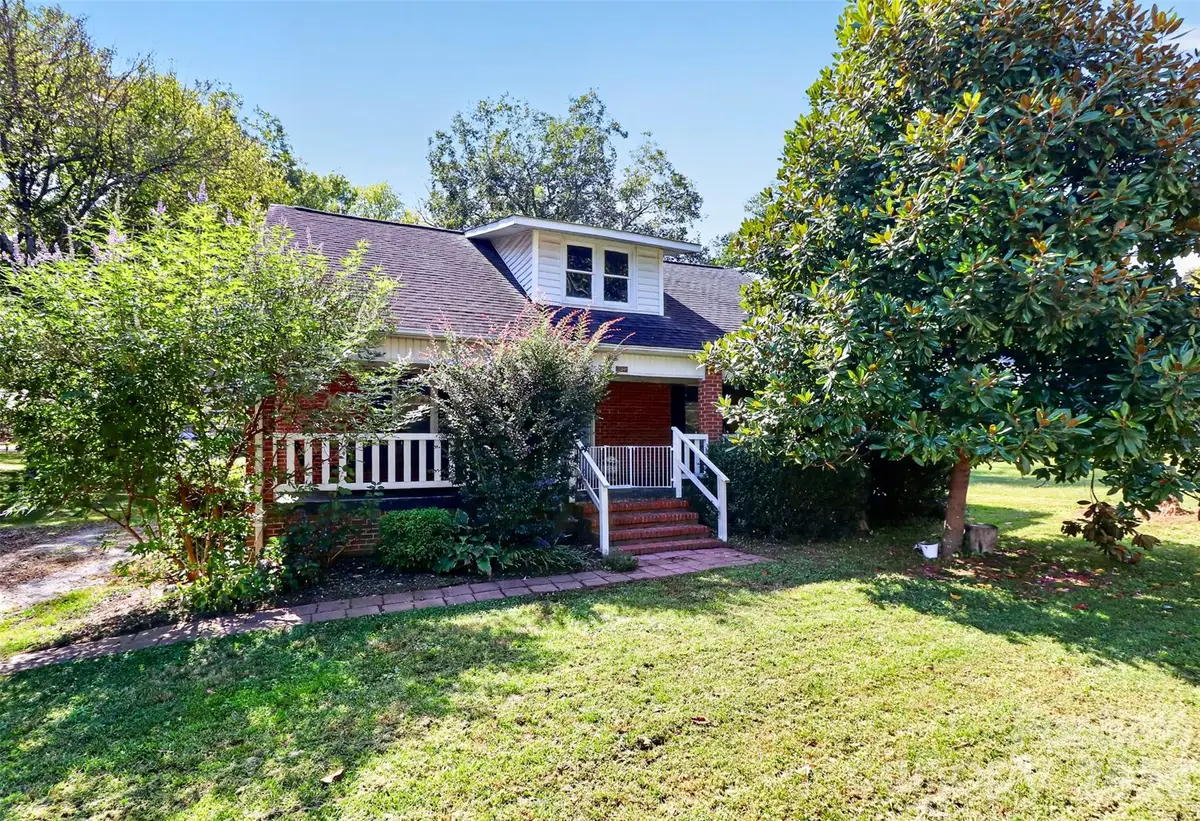 8512 E Franklin Street, Mount Pleasant, NC 28124 - #1