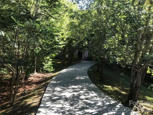 107 Twin Courts Drive, Weaverville, NC 28787