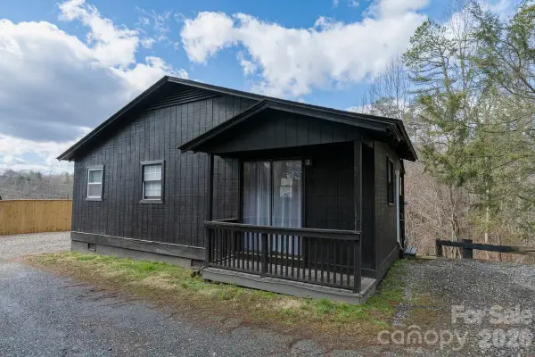 28 Collins Mountain Drive, Asheville, NC 28804