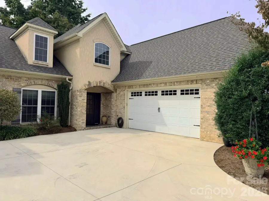 149 42nd Avenue Drive Nw, Hickory, NC 28601 - #2