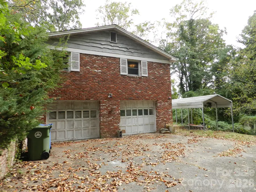 25 Chateau Place, Asheville, NC 28805 - #2