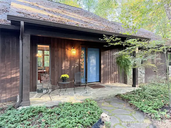 2 Dogwood Lane, Fletcher, NC 28732