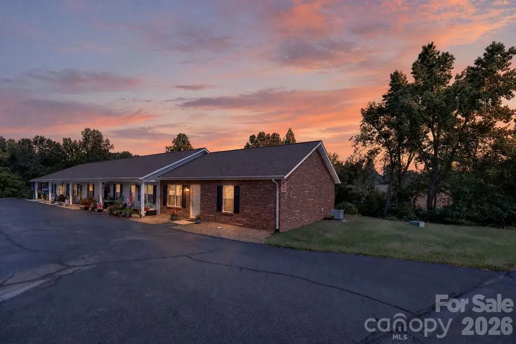 122 24th Street Nw, Hickory, NC 28601 - #1