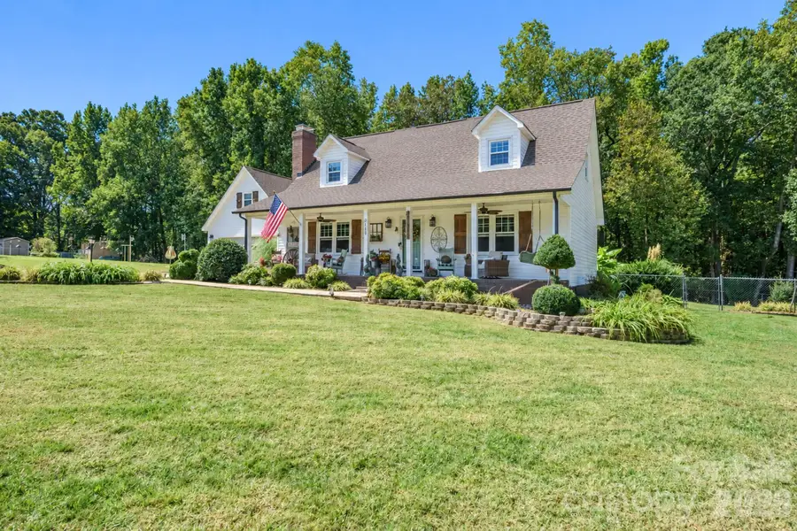 2105 Valley View Lane, Lincolnton, NC 28092 - #2