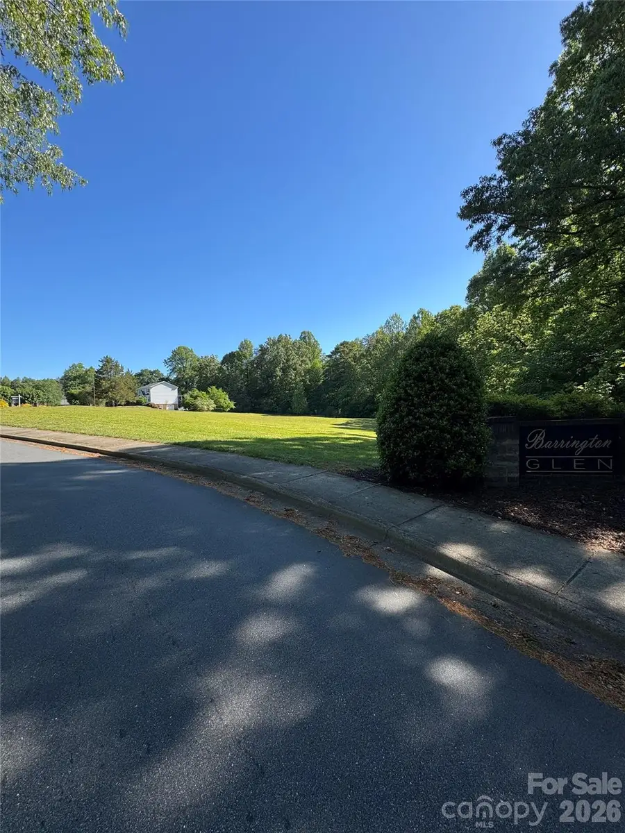 902 Barrington Drive Ne, Lenoir, NC 28645 - #2