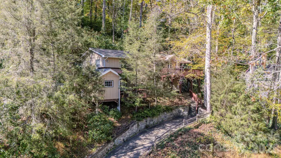 8 Riverbend Drive, Asheville, NC 28805 - #2