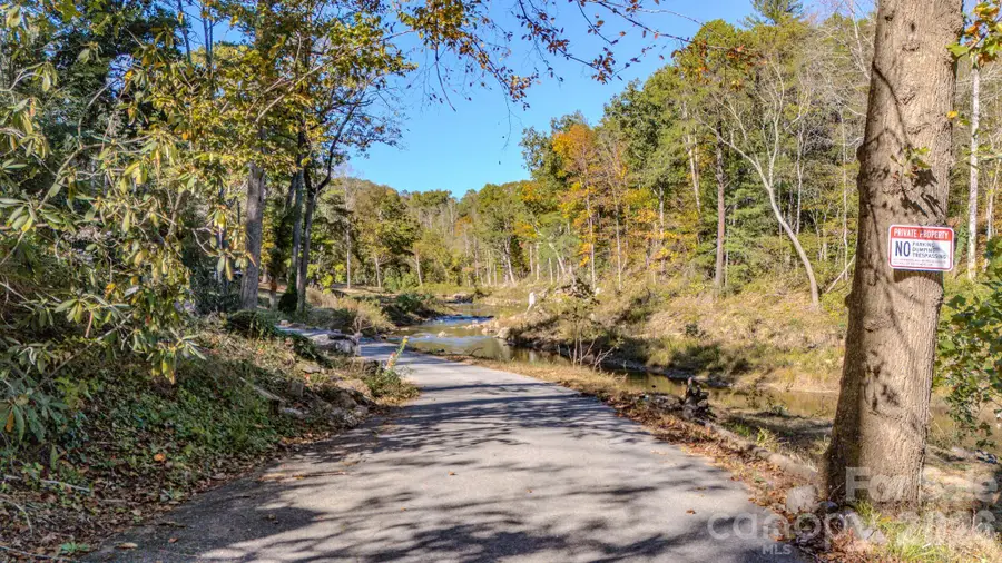 8 Riverbend Drive, Asheville, NC 28805 - #3
