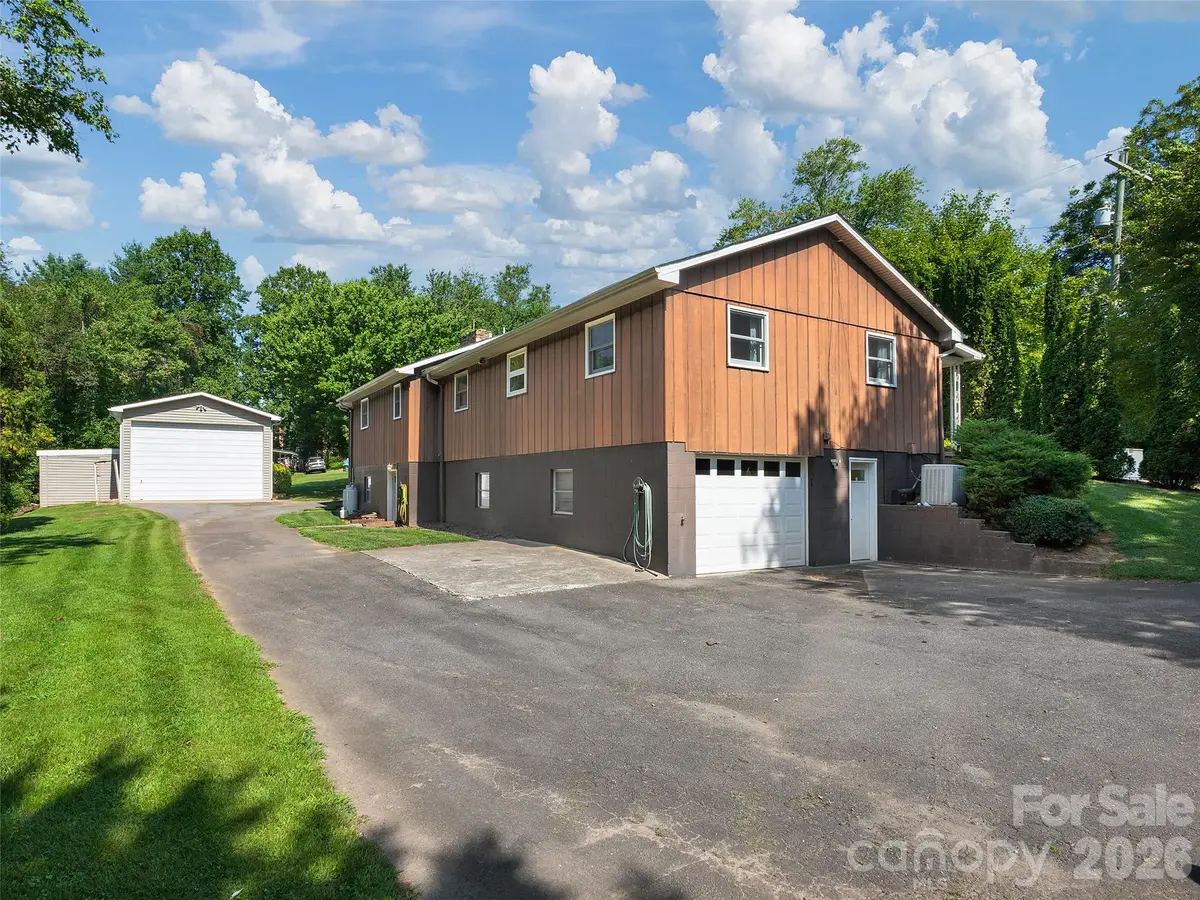 16 Ben Lippen Road, Asheville, NC 28806 - #1