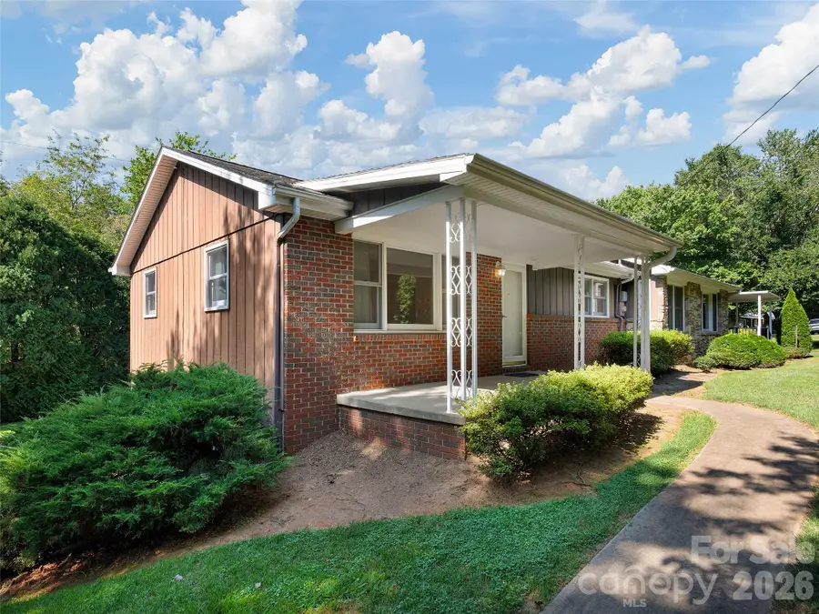 16 Ben Lippen Road, Asheville, NC 28806 - #2