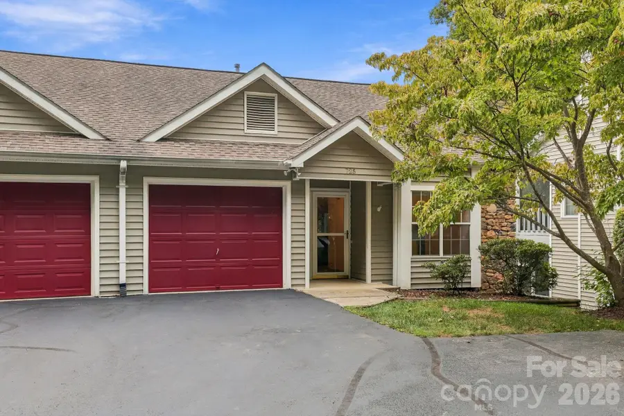 725 N Park Place, Hendersonville, NC 28791 - #3