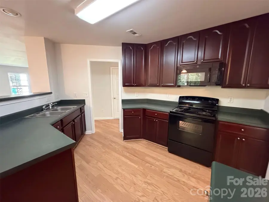 8902 Woodland Hills Road, Charlotte, NC 28269 - #2