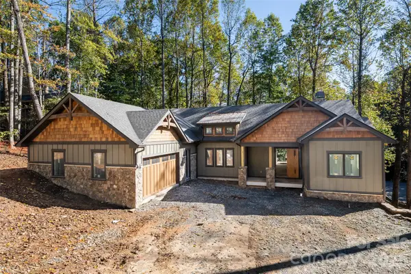 200 Bent Pine Trace, Hendersonville, NC 28739