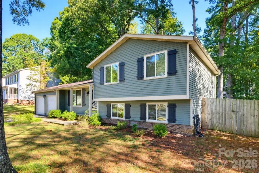 6901 Rollingridge Drive, Charlotte, NC 28211 - #2