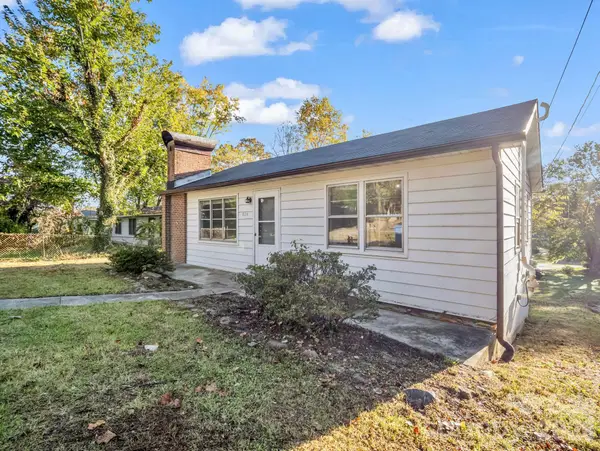 824 Willow Road, Hendersonville, NC 28739