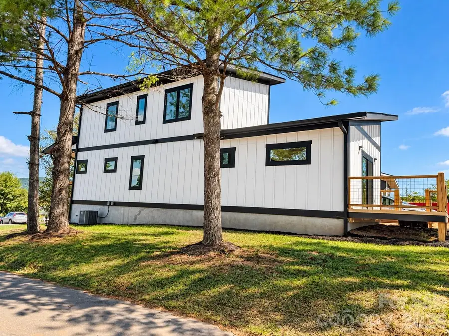3 Locust Street, Asheville, NC 28804 - #2