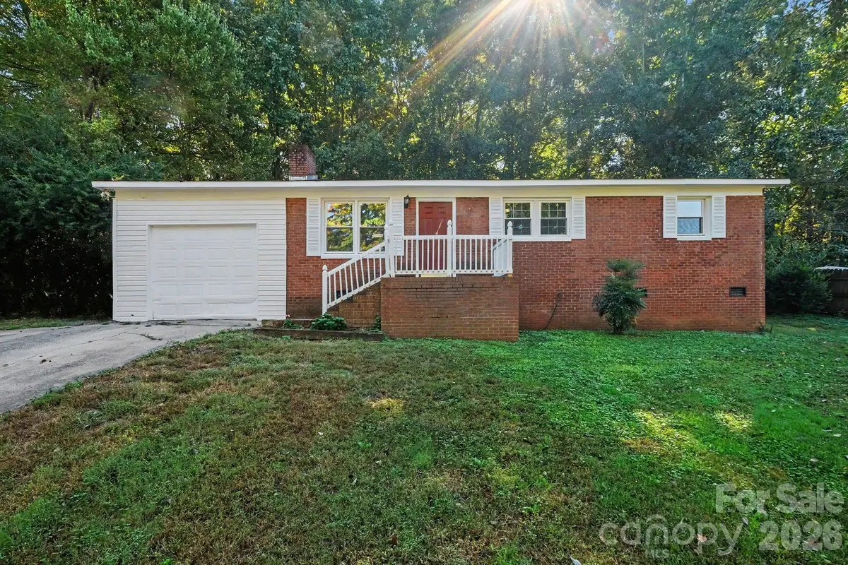 306 Hubbard Street, Lincolnton, NC 28092 - #1