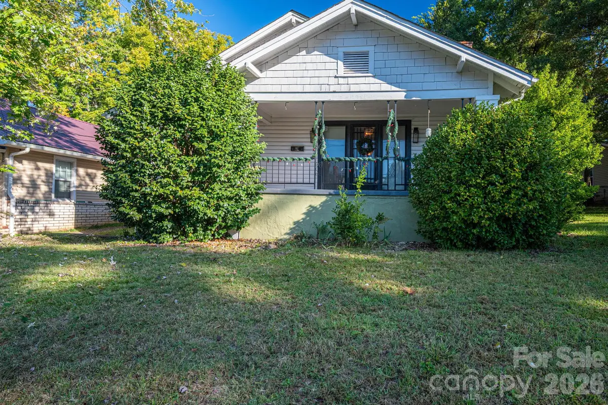 407 3rd Avenue Se, Hickory, NC 28602 - #1