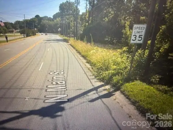 512 N Main Street, Lowell, NC 28098