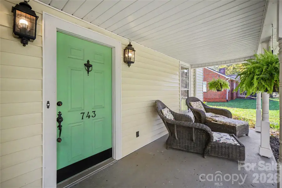 743 S College Avenue, Newton, NC 28658 - #3