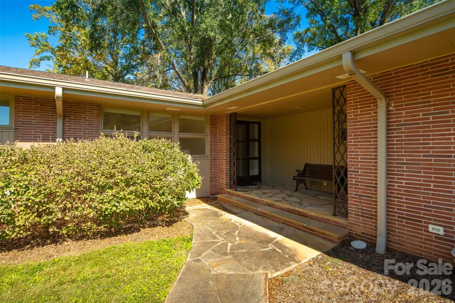 160 17th Avenue Nw, Hickory, NC 28601 - #3