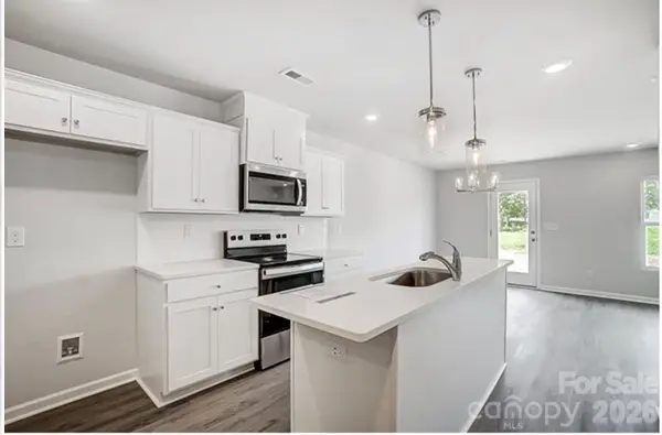 1320 Yadkin Street, Statesville, NC 28677