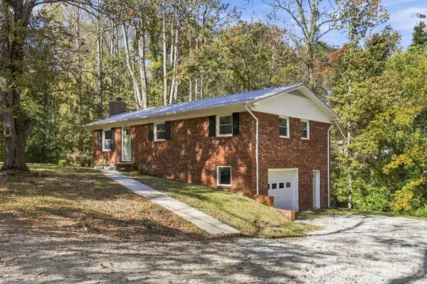 164 Squirrel Hollow Drive, Hendersonville, NC 28791