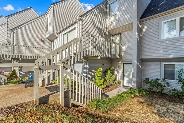1050 21st Avenue, Hickory, NC 28601