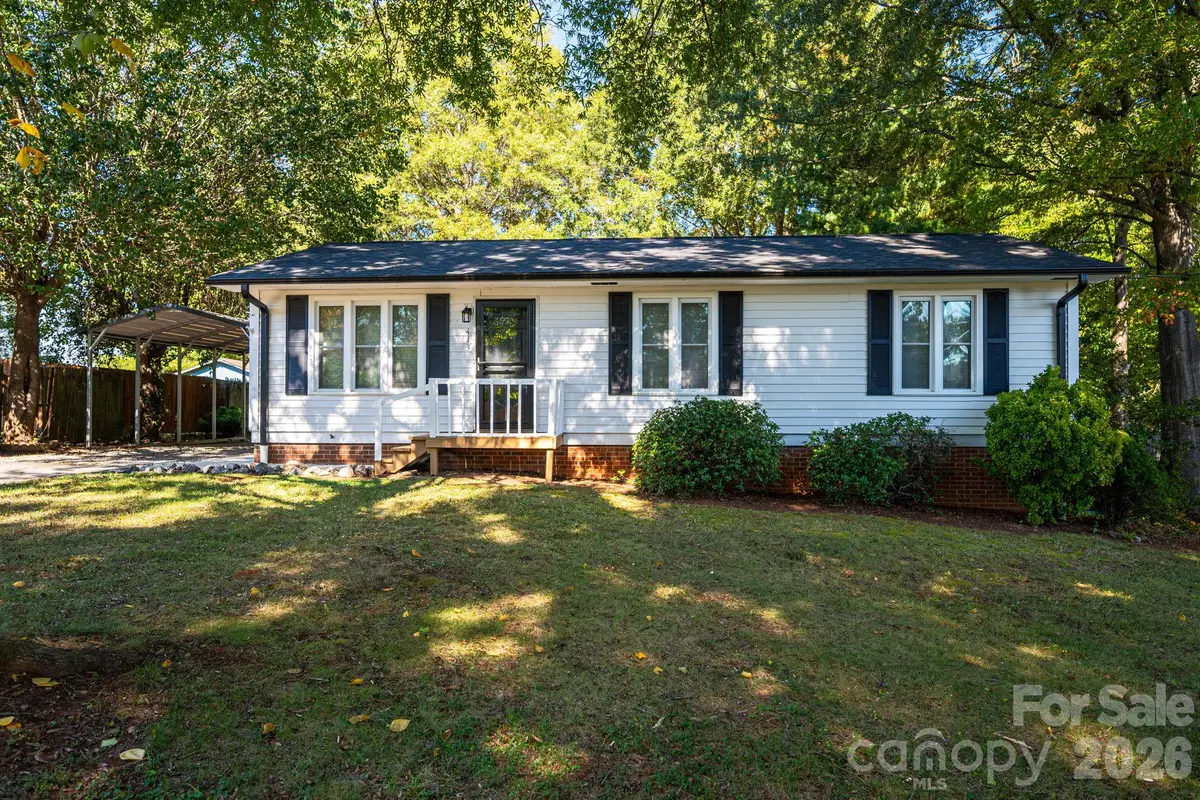 413 E Klutz Street, Maiden, NC 28650 - #1