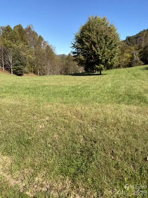 447 Hog Rock Road, Hendersonville, NC 28792