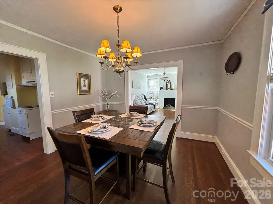 323 4th Street Place Sw, Hickory, NC 28602 - #3