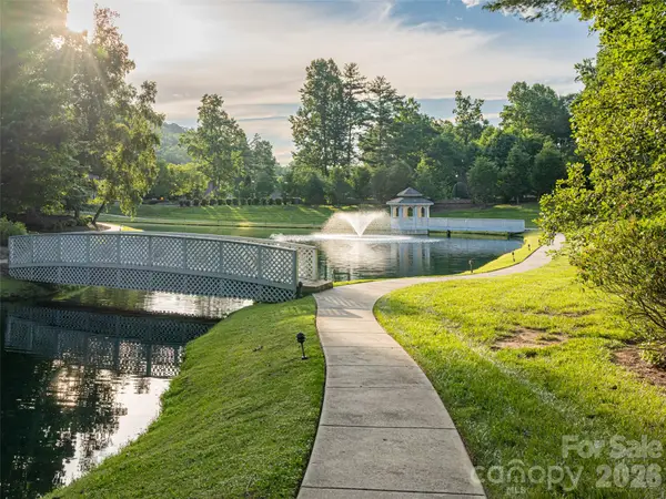 99999 Carriage Crest Drive, Hendersonville, NC 28791
