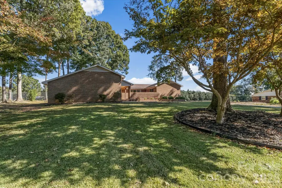 2129 Mid Oak Lane, Lincolnton, NC 28092 - #2