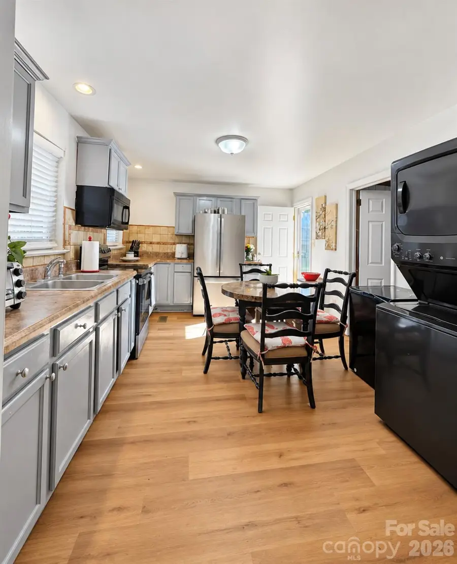 4310 Dinglewood Avenue, Charlotte, NC 28205 - #2