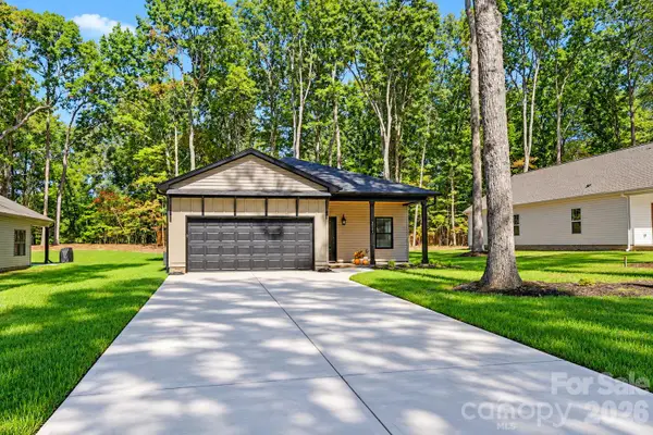 2121 Woodhurst Lane, Albemarle, NC 28001