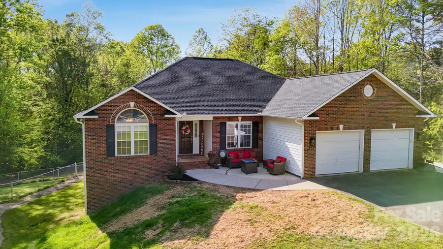 3232 47th Avenue Place, Hickory, NC 28601 - #2