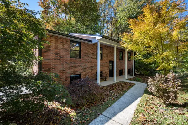 530 Burge Mountain Road, Hendersonville, NC 28792