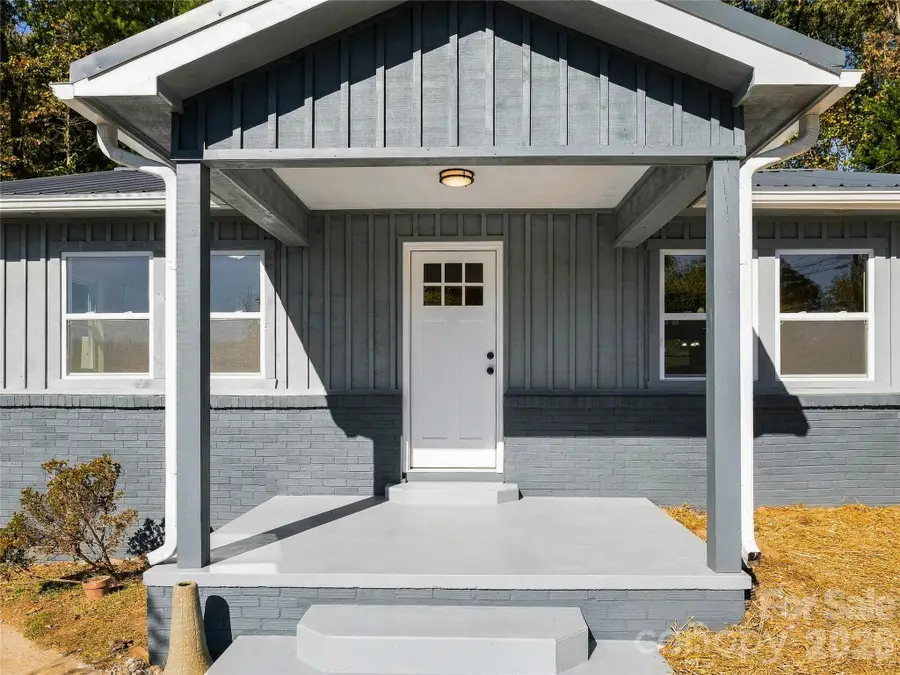 33 Phipps Street, Weaverville, NC 28787 - #3